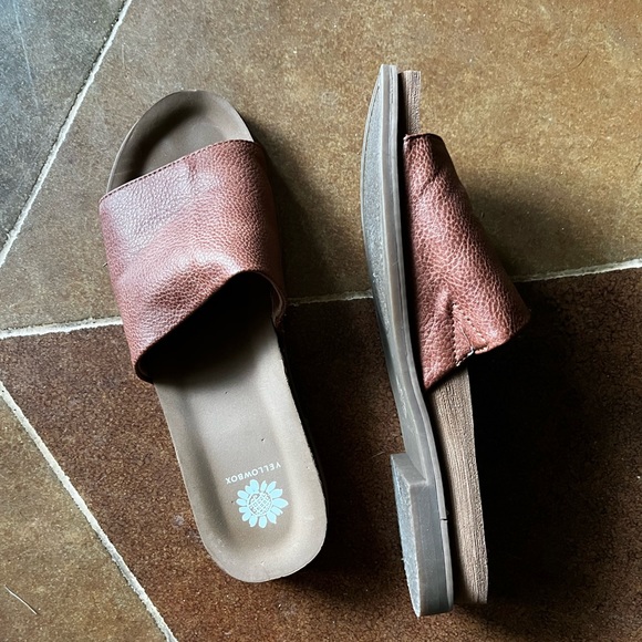 Tan Yellowbox sandals - Picture 2 of 2